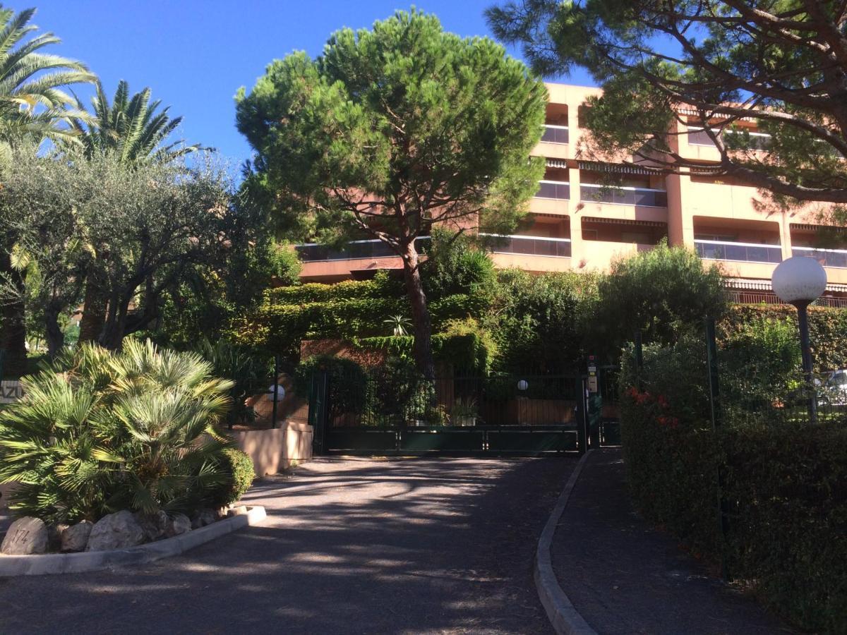 Azurelle